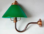 Swan neck bracket with lamp shade holder